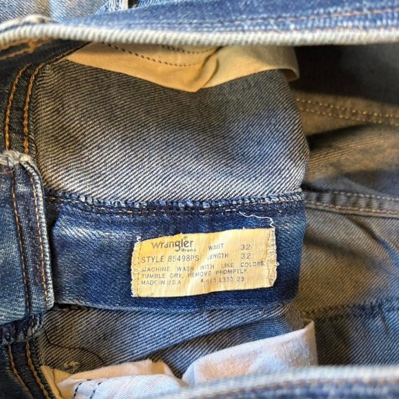 Vintage 1980s Beautifully faded Wrangler Jeans Measure 30x29 - Picture 3 of 6